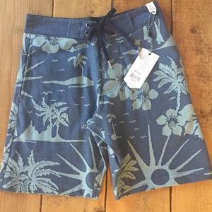 Boys Vissla Sofa Surfer Shorts